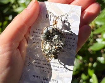 Colar de cristal de pirita, pirita bruta, pingente de pirita, joia de pirita, cristal para manifestação, riqueza e prosperidade.