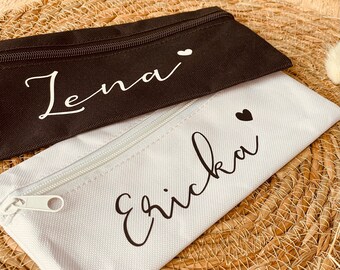 Mäppchen mit Wunschwort in weiß oder schwarz personalisiert Tasche mit Namen Geschenk für Mama Lehrerin Erzieher Tante Freundin