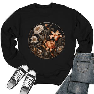 Women&#39;s Floral Crewneck Sweatshirt, Cottagecore Sweatshirt, Trendy Summer Crewneck, Cute Flower Sweatshirt, Gifts for Her, Vintage Crewneck