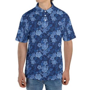 Blue Floral Hawaiian Print Men&#39;s Golf Polo: Moisture Wicking