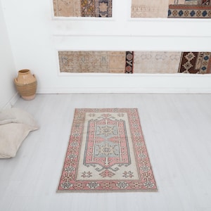 Vintage Oushak Turkish Rug 3x4: Small Anatolian Wool Rug