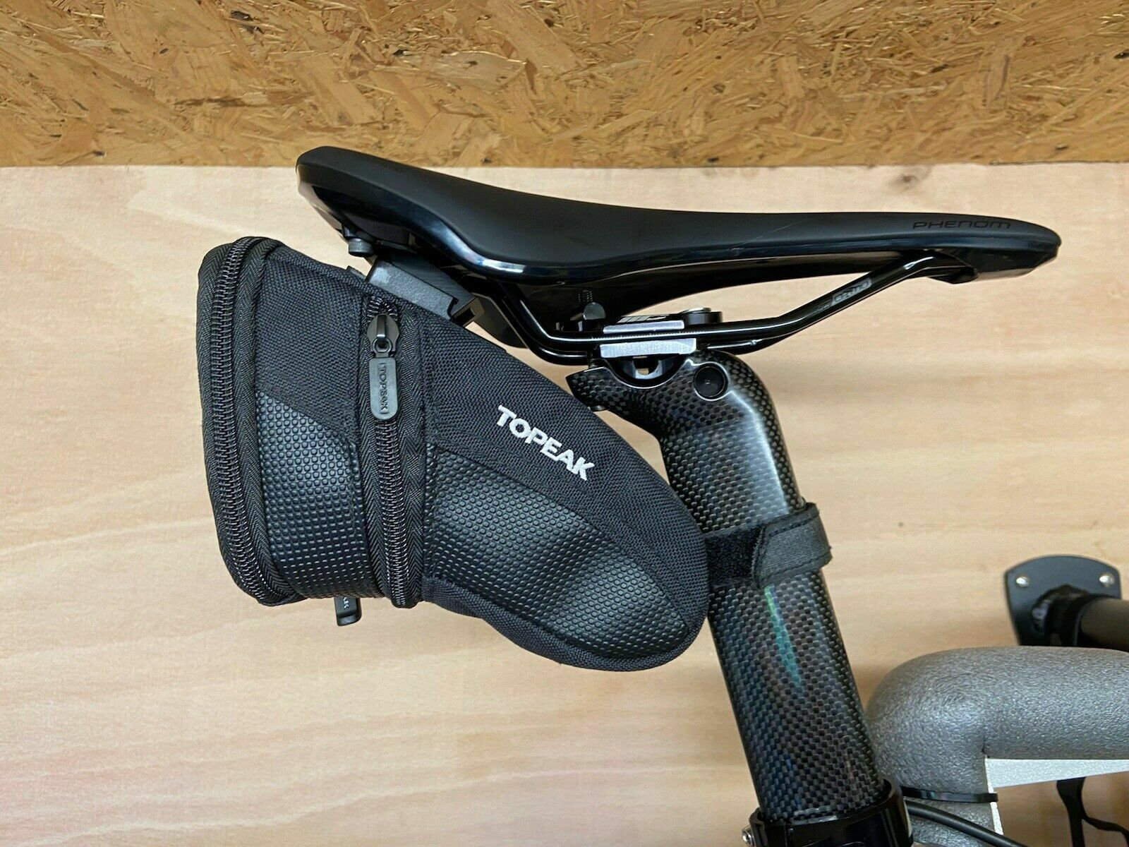 kiem Somber Trekker Topeak Aero Wedge Quick Clip to Specialized SWAT Saddle Mount - Etsy