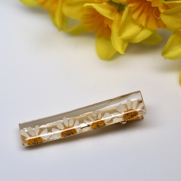 Pressed Daisy Hair Clip, Floral Barrette, Real Pressed Flowers, Resin Hair Clip, Handmade Barrette, Hair Accessory,