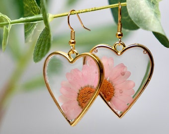 Daisy Heart Shaped Earrings, Pink Pressed Daisy, Real Flower, Gold Heart Earrings, Resin Jewelry, Valentine's Day Gift