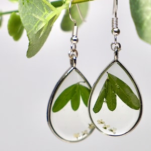 Green Leaf Earrings, Pressed Flower Earrings, Real Pressed Flowers, Tear Drop Earrings, Resin Flower Earrings, Lightweight Earrings, Silver