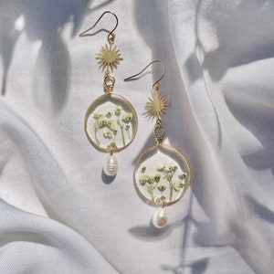 Floral Earrings, Gold Star, Leather Natural Pearl, Real Pressed Flowers, White Baby's Breath, Gold Plated Ear Hooks, Lightweight, UV Resin image 3