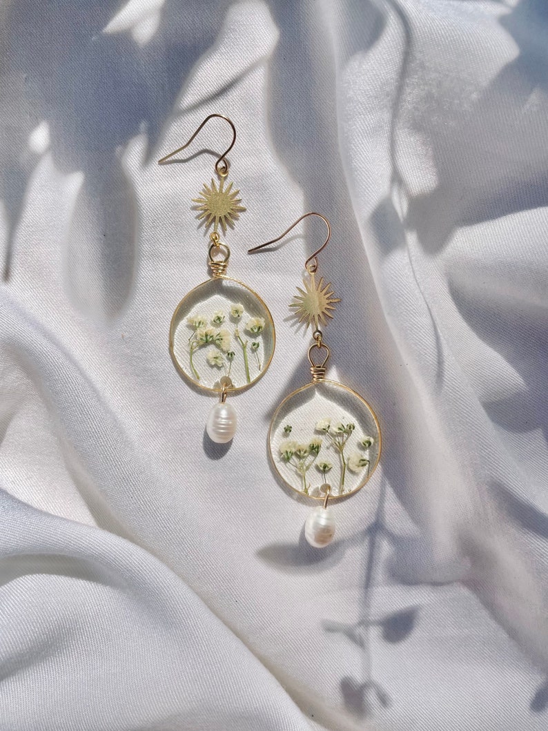 Floral Earrings, Gold Star, Leather Natural Pearl, Real Pressed Flowers, White Baby's Breath, Gold Plated Ear Hooks, Lightweight, UV Resin image 3