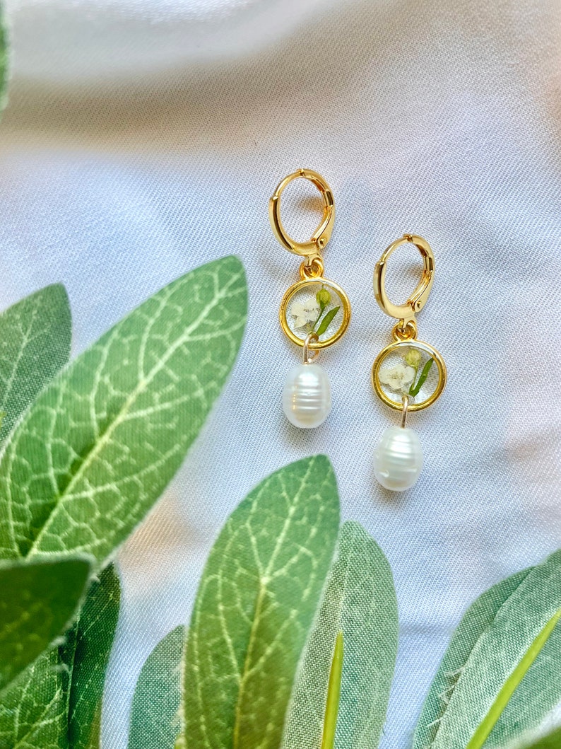 Huggie Hoop Natural Pearl Earrings, Real Pressed Wildflowers, Gold Plated Earrings, UV Resin Jewelry, Lightweight, Hypoallergenic, Dainty image 1