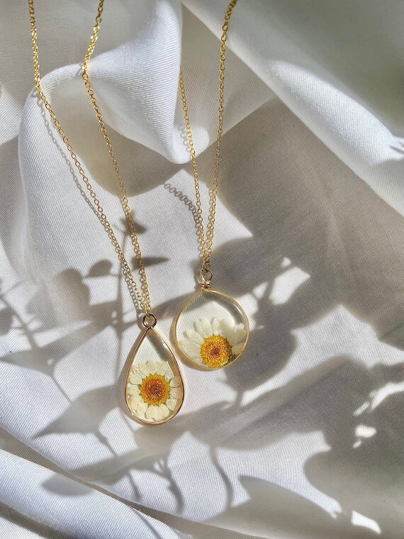 Daisy Necklace, Choice of Teardrop or Circle Bezel, Gold Necklace