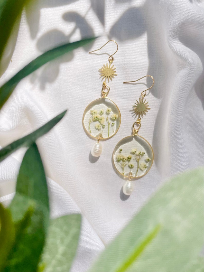 Floral Earrings, Gold Star, Leather Natural Pearl, Real Pressed Flowers, White Baby's Breath, Gold Plated Ear Hooks, Lightweight, UV Resin image 4