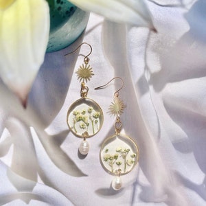 Floral Earrings, Gold Star, Leather Natural Pearl, Real Pressed Flowers, White Baby's Breath, Gold Plated Ear Hooks, Lightweight, UV Resin image 2