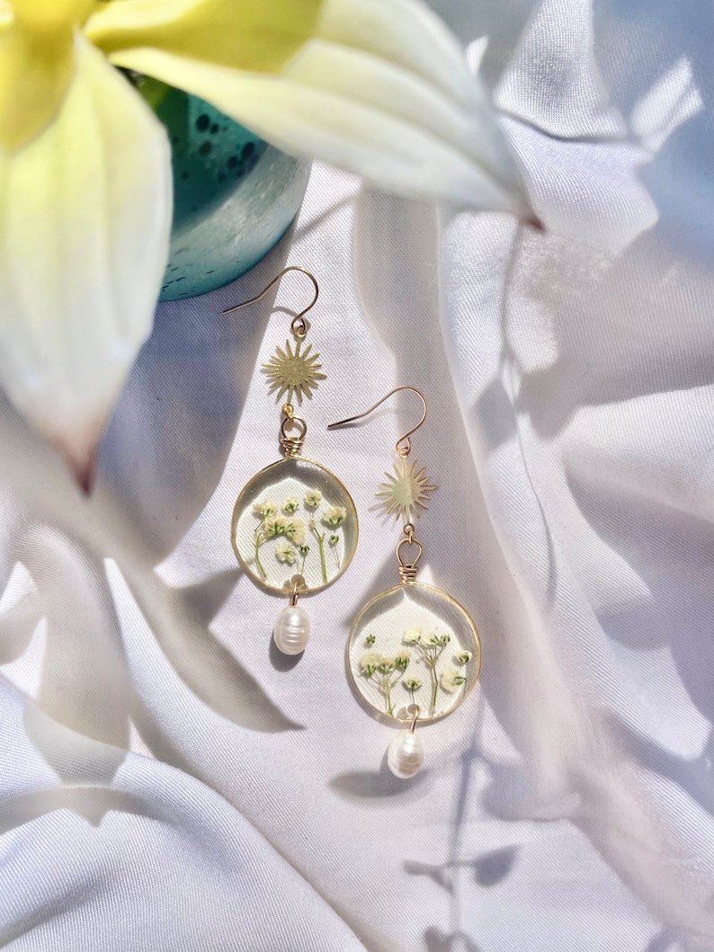 Floral Earrings, Gold Star, Leather Natural Pearl, Real Pressed Flowers, White Baby's Breath, Gold Plated Ear Hooks, Lightweight, UV Resin image 2
