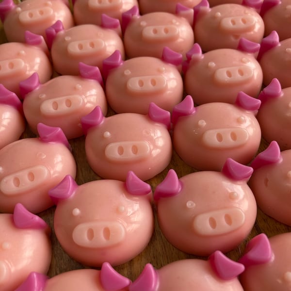 Perky Pigs - 4 Individual Wax Melts - Vegan Friendly - Strawberry & Rhubarb Scented - The Aromary