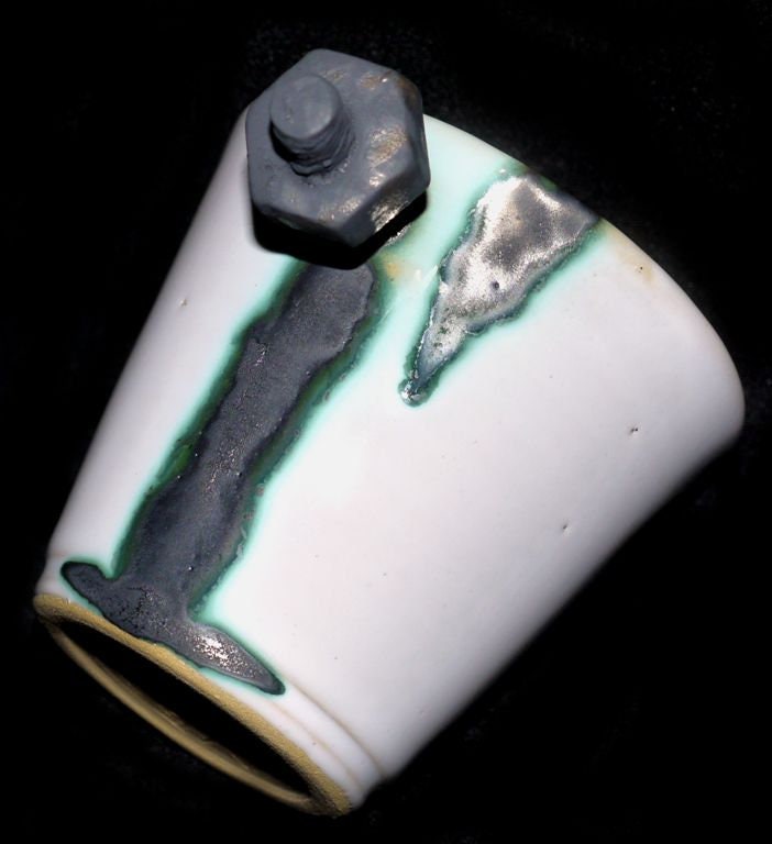 Tasse Conique en Céramique Anse Boulon Cuivre