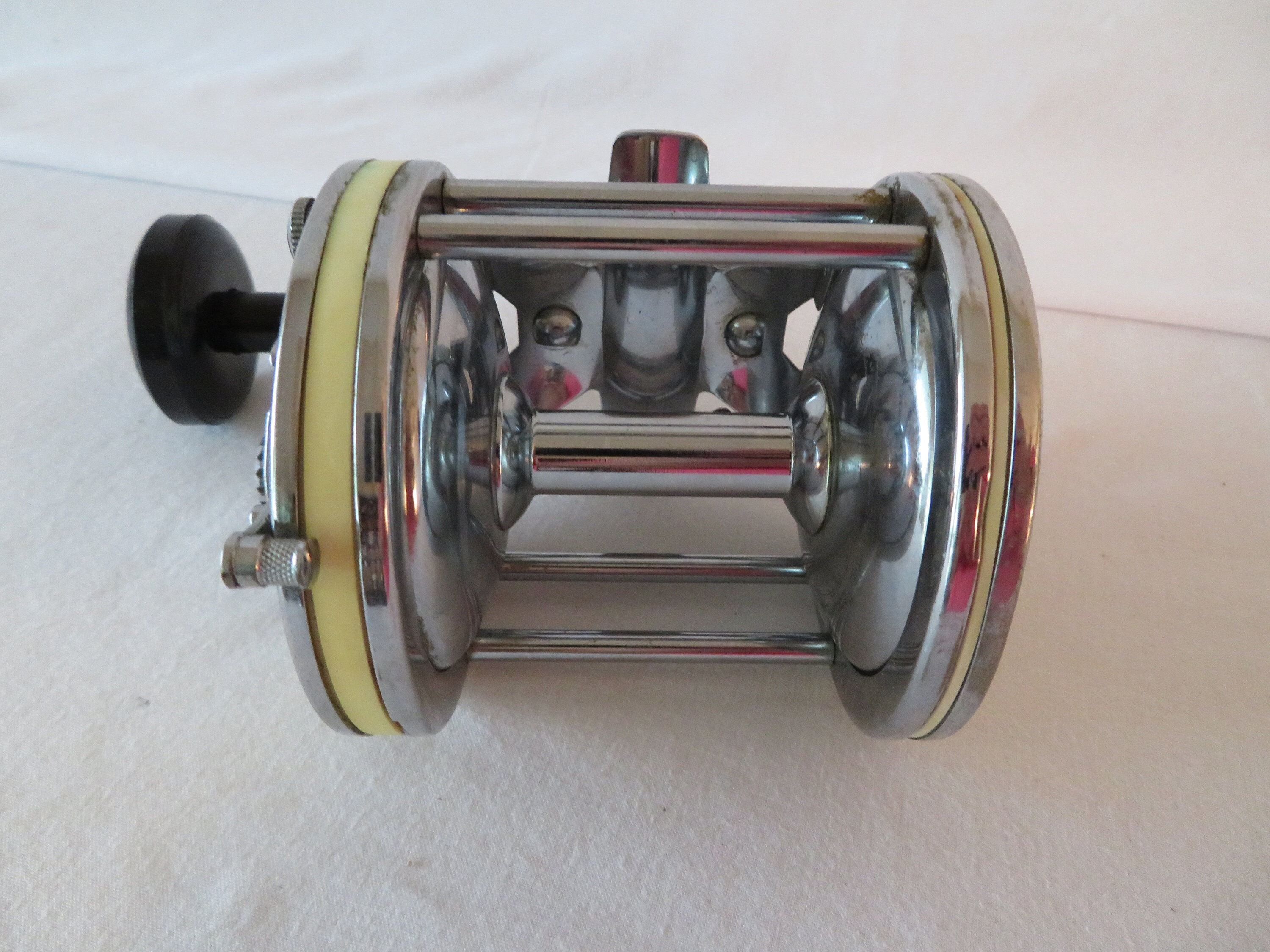 1 New Old Stock Garcia Mitchell 600 604 624 FISHING REEL Upper Frame Post 81690 