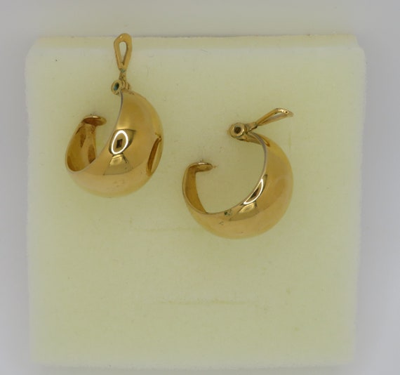 Monet 1970's Gold Earrings Hoop   DES.PAT.NO 249.… - image 4