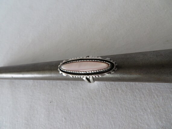 Pink Mother of Pearl Sterling Silver Ring - image 9