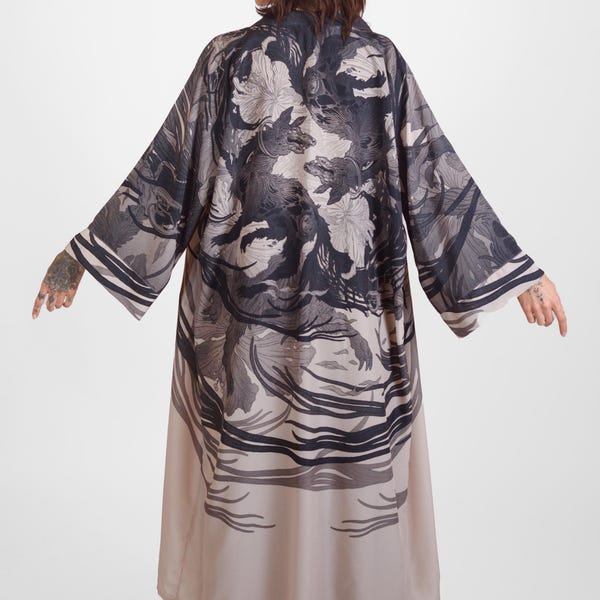 OKAMI Mono Extra Long Wolf Art Printed Kimono Robe: Unisex One Size Kaftan