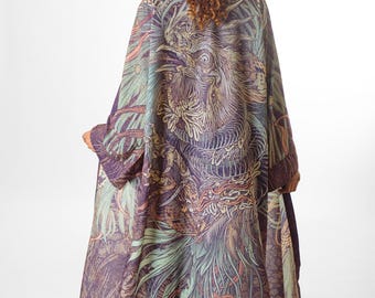 KUSEN Light Extra Long Unisex Rooster Snake Art Kimono Robe: One Size Printed Kaftan