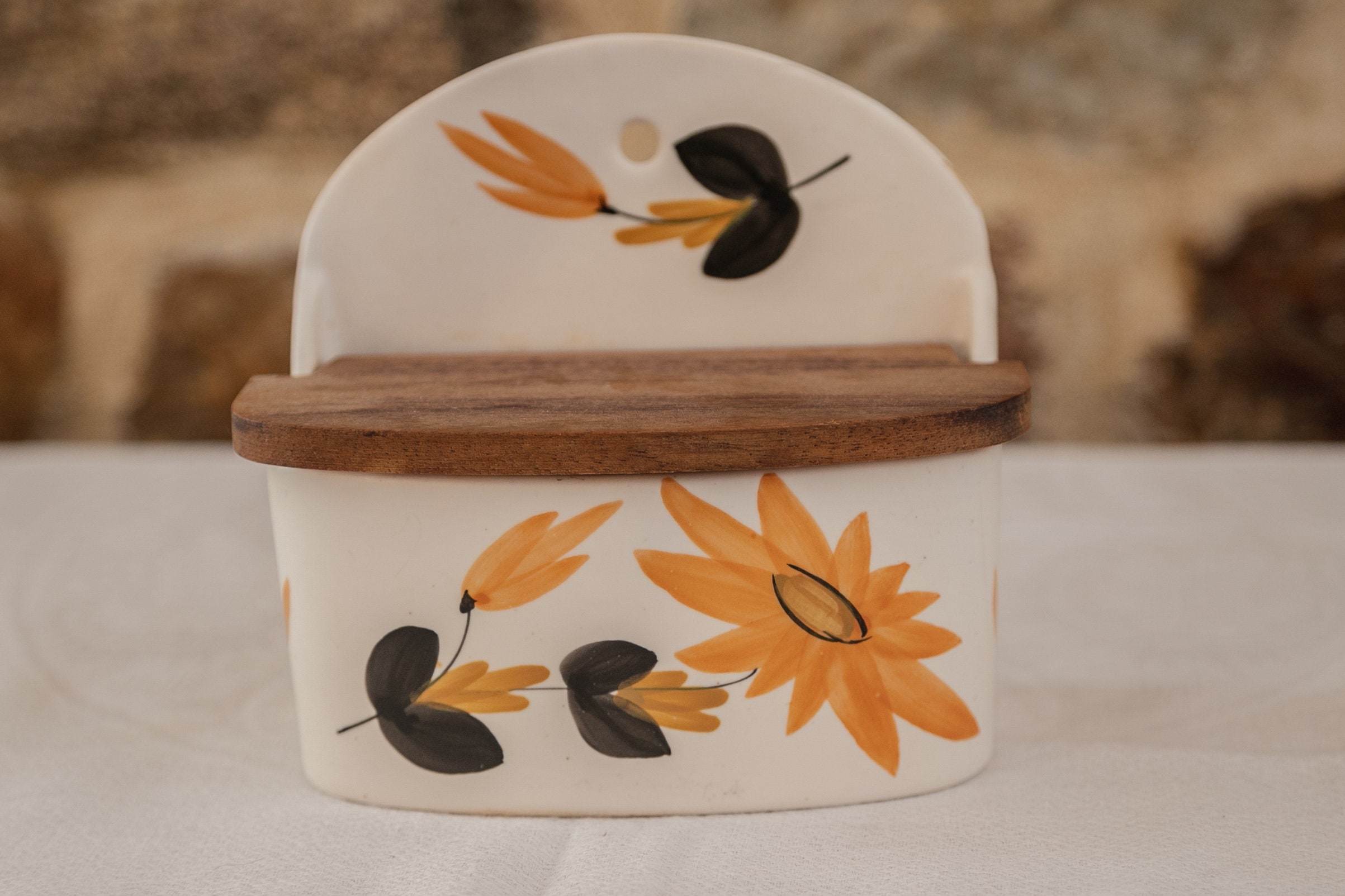 Boîte de Sel Français Vintage Des Années 1960 avec Montage Mural en Tournesol