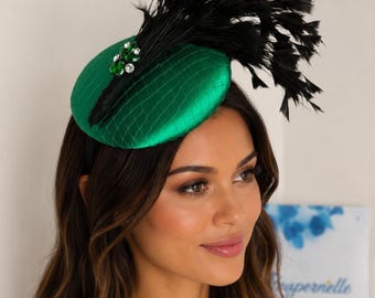 Emerald Green Derby Hat, Feather Fascinator Headband, Royal Ascot Hat, Mother of the Bride Fascinator, Wedding Guest Headpiece