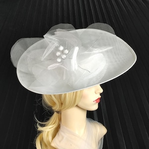 White sinamay hat wide brim, Large Unique Hat, Wedding Races Floral Hatinator Ascot, White hat Headband Ladies Day