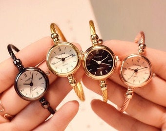 Ladies watch 150 rupees Clearance