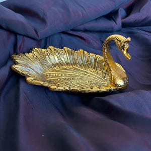 Vintage Swan Dish, Small Gold Metal Swan bowl, Small Swan dish
