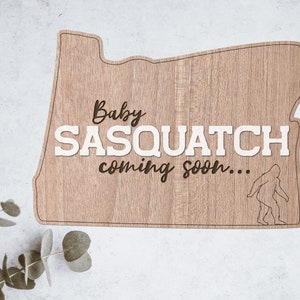 Asquatch Schwangerschaft Ankündigung Zeichen Laserschnittdatei - SOFORTIGER DOWNLOAD - svg pdf Ai - glowforge k40 Donner Holz Laserschneider