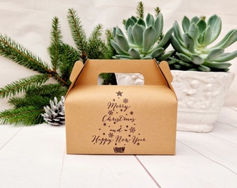 Christmas Favour Gift Gable Box. Xmas Kraft Paper Treat Box With Handle. Food Packaging Containers: Cake, Cookies, Candy, Chocolate, Goodie