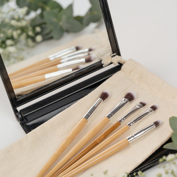 Bamboo Makeup Brushes. 5pcs detailing brush set with storage cotton bag. Cruelty free eyeshadow blending wooden contour makeup brush set.