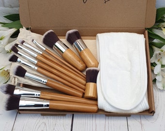 Eco friendly gift for her: 11pcs bamboo makeup brushes + bamboo cotton spa headband. Natural, sustainable, zero waste cruelty free vegan set