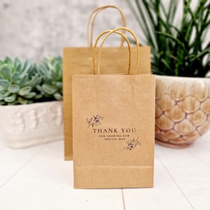 Merci d'avoir partagé notre journée spéciale - Petit ou moyen sac cadeau en papier kraft résistant. Cadeaux de mariage, anniversaire, fiançailles et événements