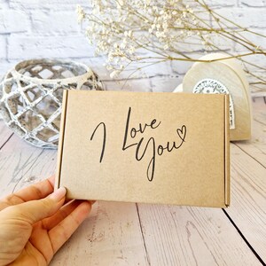 Boîte cadeau kraft vide I love You. Grande boîte en carton marron PIP C6/A6 Royal Mail. Parfait pour la fête des mères, la Saint-Valentin, un anniversaire