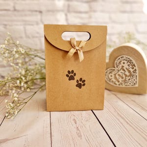 Sac à friandises avec empreinte de pattes de chien pour chiots avec ruban - Sacs de cadeaux idéaux pour les fêtes d'animaux de compagnie, les amoureux des chiens et des chats. Mini petite, moyenne grande estampée à la main écologique