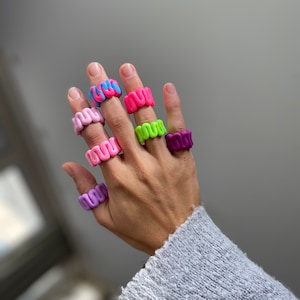 Serpent clay rings
