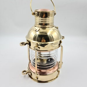 Gimballed marine store oil lamps
