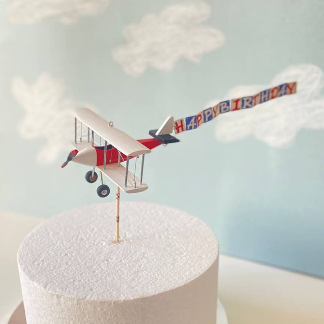 50+ Coolest DIY Airplane Birthday Cake Ideas