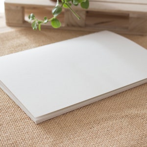 Taccuino sostenibile senza albero realizzato con carta di mais, diario A5 bianco naturale cucito a mano, regalo Boho per gli amanti della natura e dell'eco-friendly