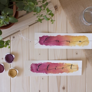 Segnalibro colorato ad acquerello dipinto a mano, regalo personalizzabile per gli amanti dei libri realizzato con carta FSC, bomboniere ecologiche ed esclusive