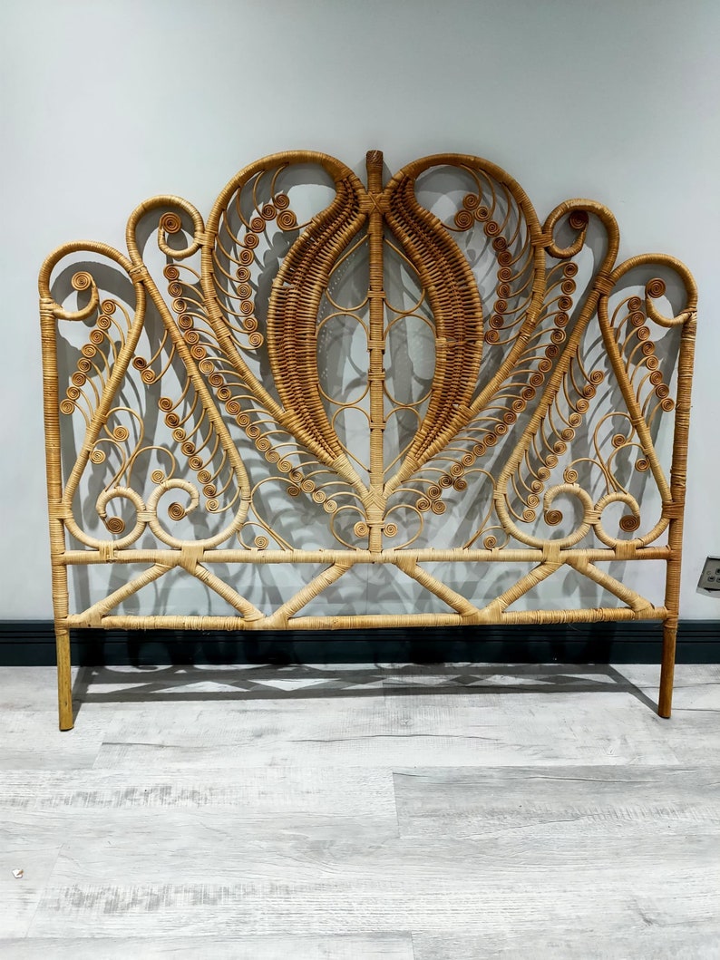 TALL INTRICATE ORIGINAL Rattan Peacock Heart Design Double Bed Headboard, Vintage Mid century Bamboo Bohemian Boho Bedroom Decor, 70s fashio 