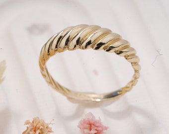 10K,14K,18K Gold Croissant Ring, Twisted Ring, Dainty Ring, Gift For Her, Gift For Mom, Stackable Ring, Mothers Ring, Gold Statement Ring