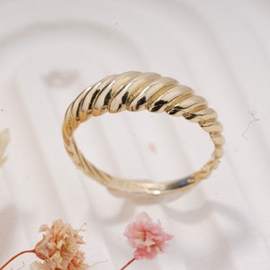 10K,14K,18K Gold Croissant Ring, Twisted Ring, Dainty Ring, Gift For Her, Gift For Mom, Stackable Ring, Mothers Ring, Gold Wedding Band Ring