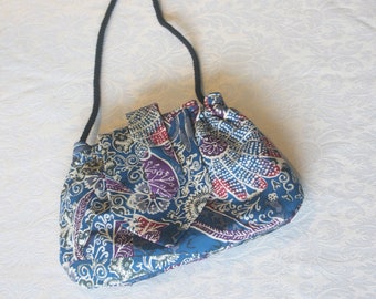 Tie purse