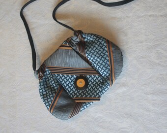 Tie purse