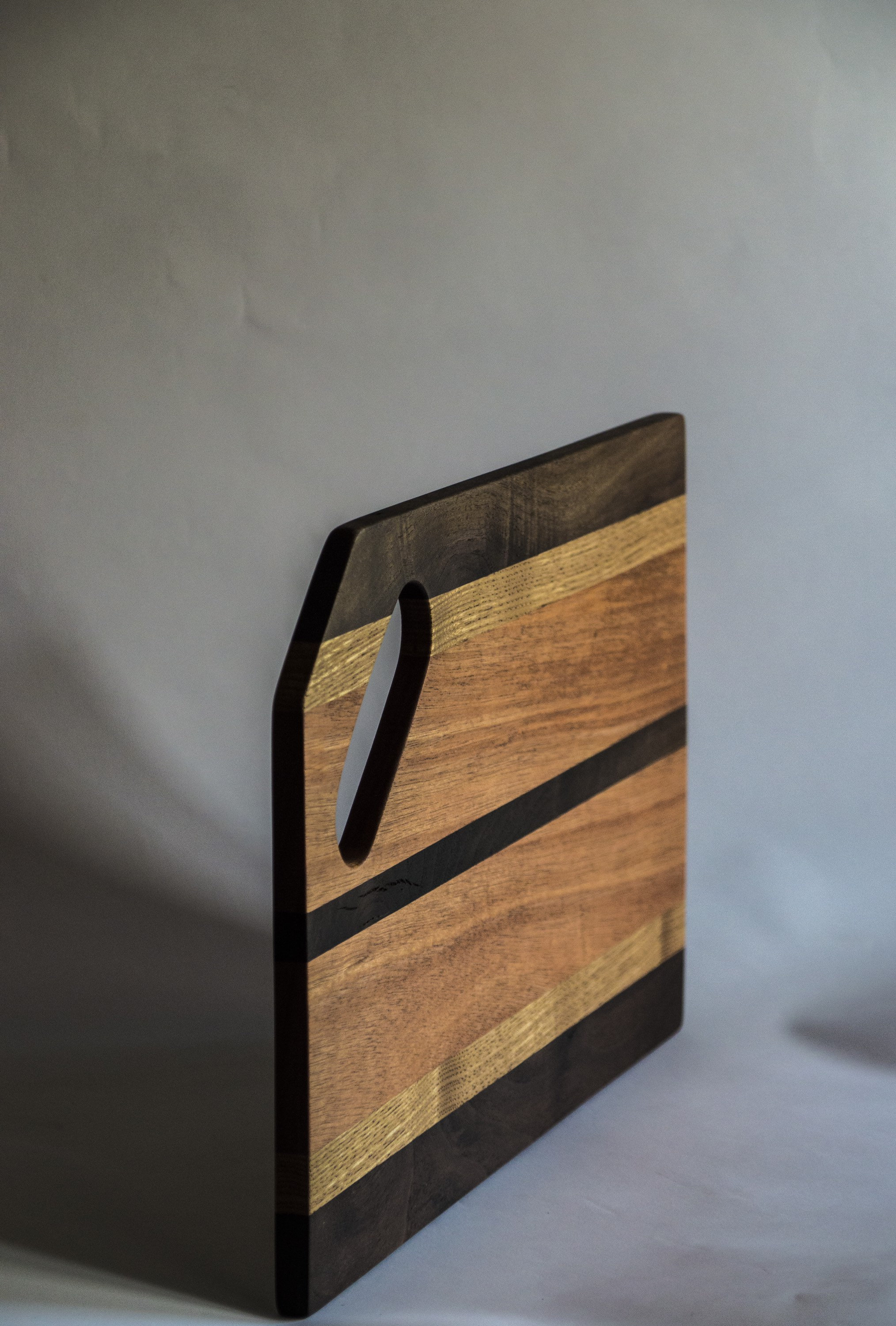 Elegant and modern cutting board with linear pattern with Etsy