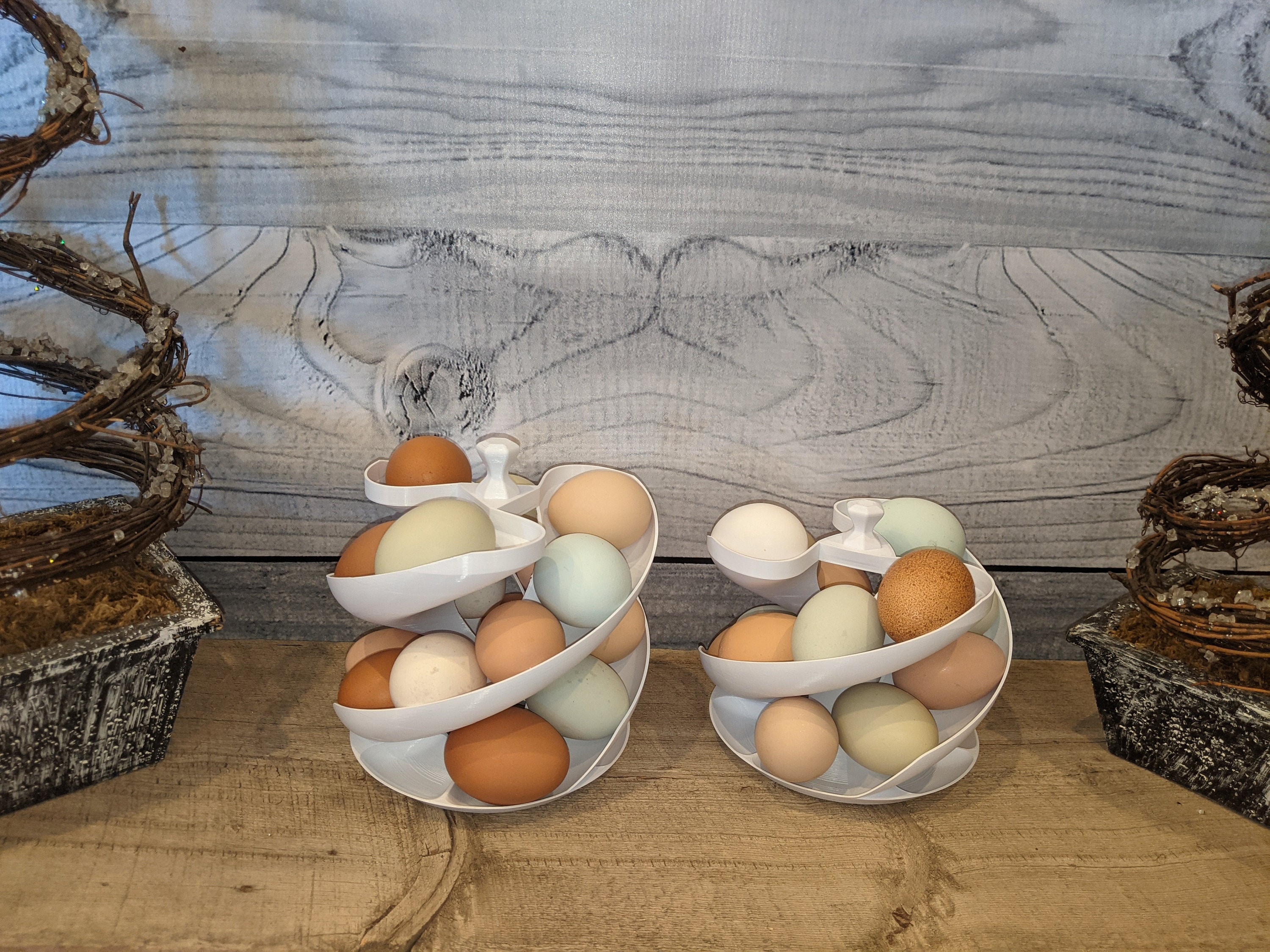  Fresh Egg Holder Countertop, Egg Skelter, Spiral Egg Holder  with Storage Basket, Chicken Egg Holder, Large Capacity Egg Storage for  Kitchen, Holds Up to 3 Dozen Eggs : Home & Kitchen