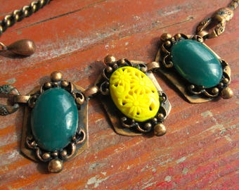 VTG jaren 50 Selro Selini koperen paneelketting, gesneden slabbetje met bloemen imitatiekoraal, MCM retro-sieraden