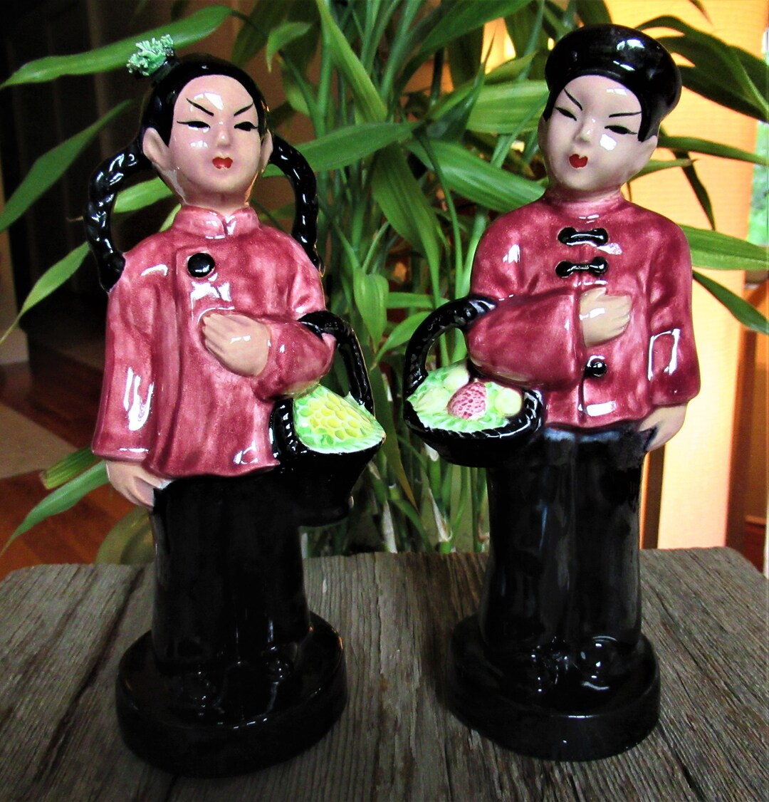Vintage Asian Figurines Ceramic Couple, 40's Made in Occupied Japan