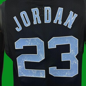 Camiseta de baloncesto Nike Air Jordan DNA Distorted "UNC to Chicago" de segunda mano imagen 5